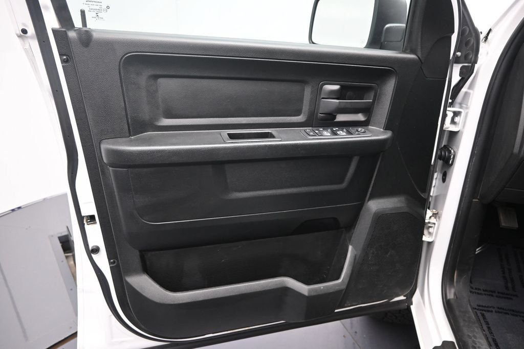 Used 2018 RAM 1500 ST w/ SXT Appearance Group AWD/4WD image 17