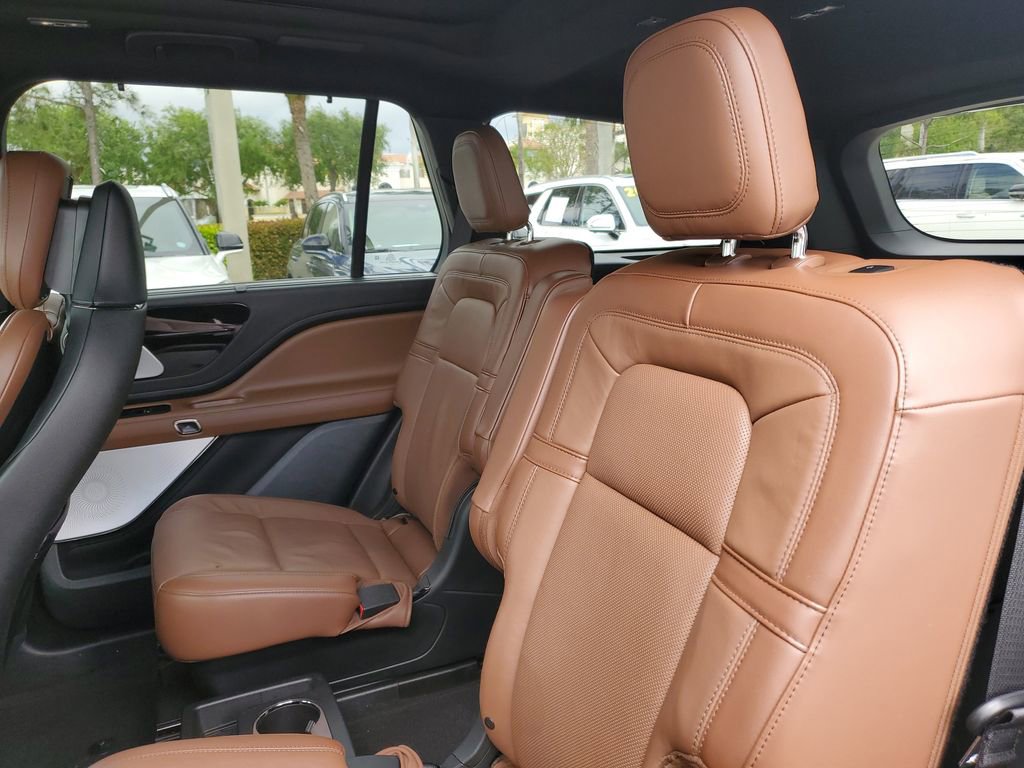 Used 2024 Lincoln Aviator Reserve w/ Equipment Group 201A image 12