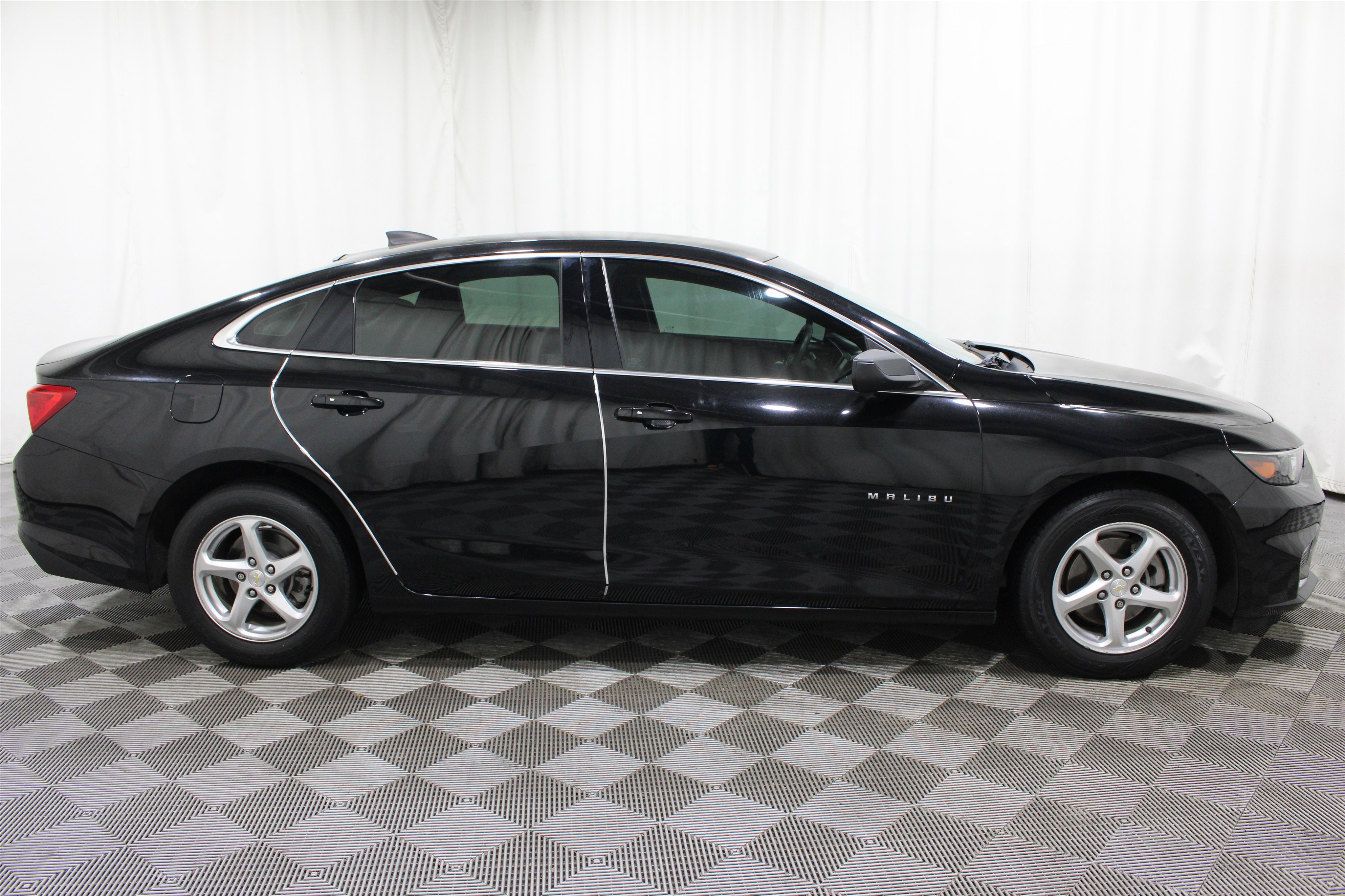 Used 2018 Chevrolet Malibu LS FWD image 28