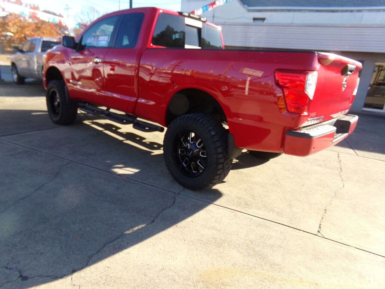 Used 2021 Nissan Titan SV w/ SV Convenience Package AWD/4WD image 5