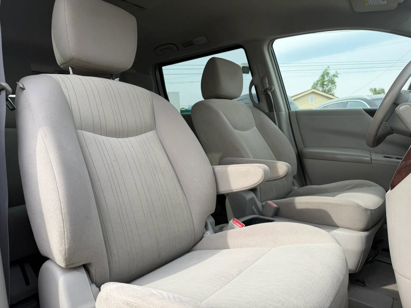 Used 2016 Nissan Quest SV image 16