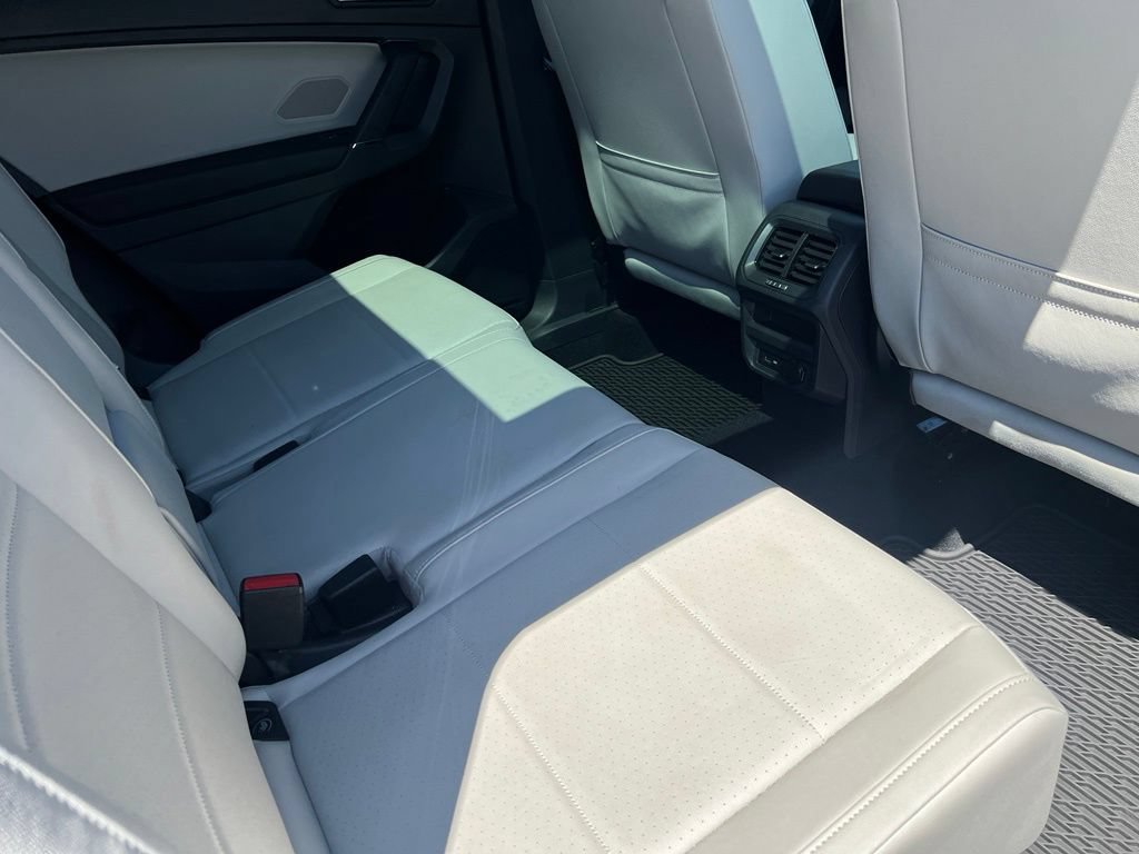 Used 2020 Volkswagen Tiguan SE R-Line AWD/4WD image 23