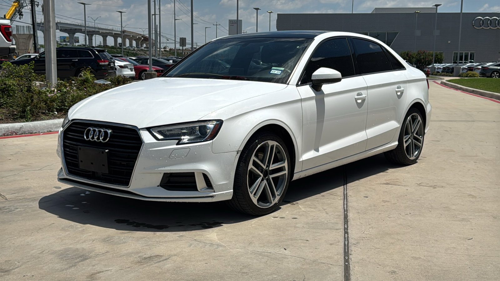 Used 2018 Audi A3 2.0T Premium FWD image 3