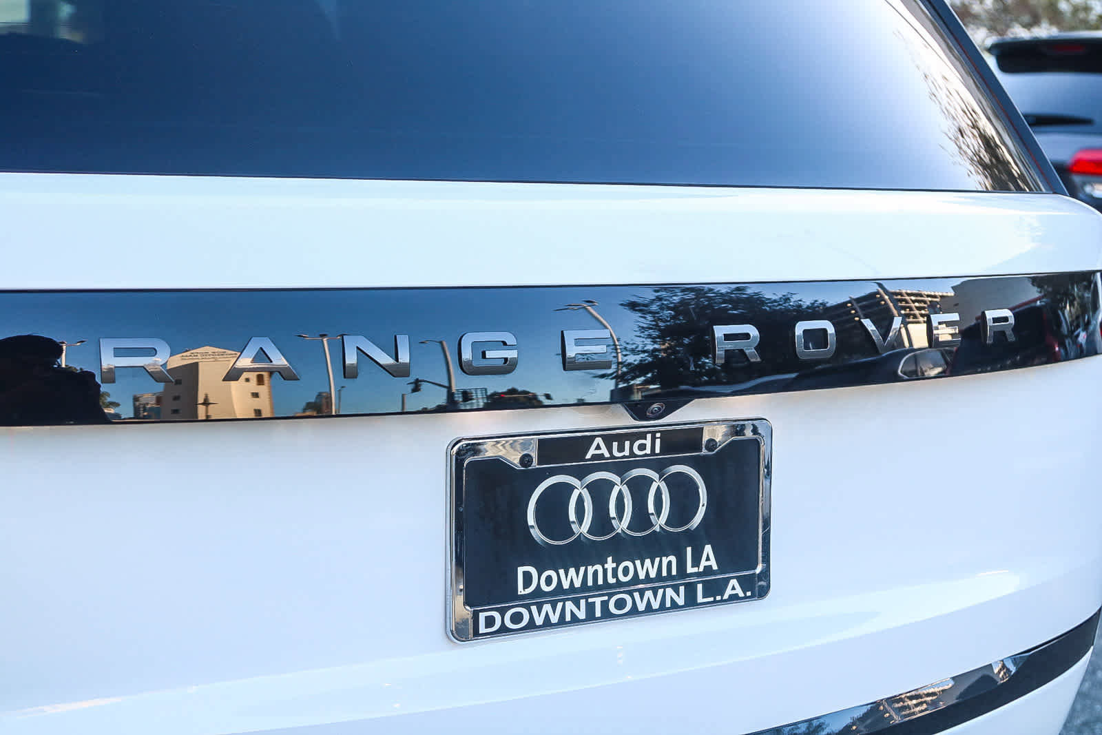 Used 2025 Land Rover Range Rover SE image 10