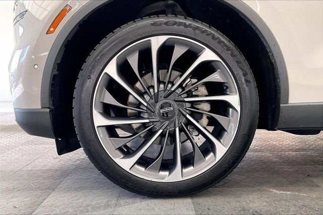 Used 2020 Lincoln Aviator Reserve w/ Equipment Group 202A image 8