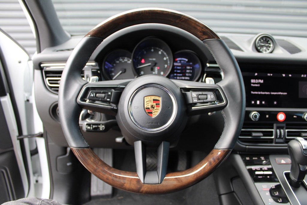 Used 2025 Porsche Macan image 22
