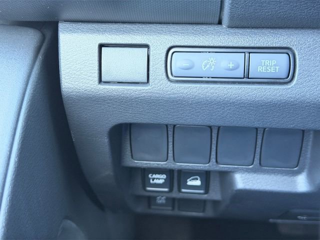 Used 2023 Nissan Frontier SV image 18