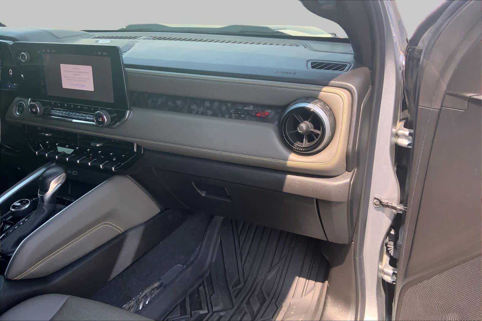 Used 2024 Chevrolet Colorado ZR2 w/ ZR2 Convenience Package III AWD/4WD image 19