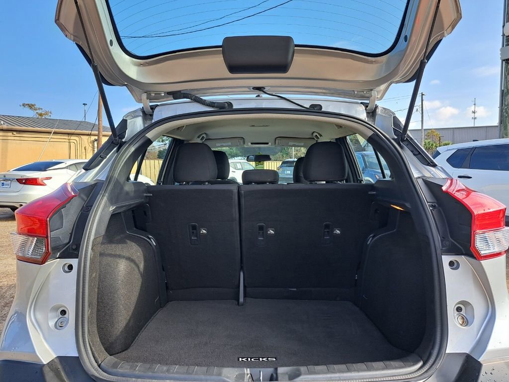 Used 2019 Nissan Kicks S image 24