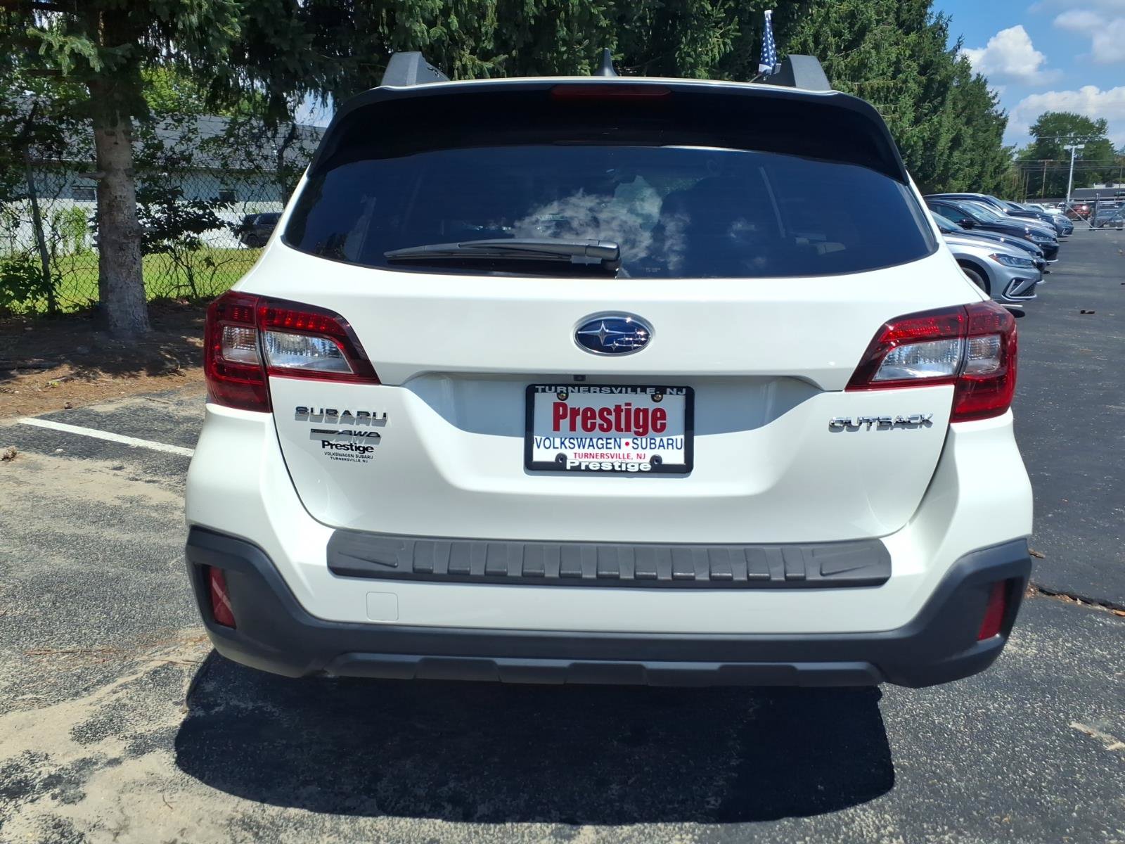 Used 2018 Subaru Outback 2.5i Premium AWD/4WD image 3
