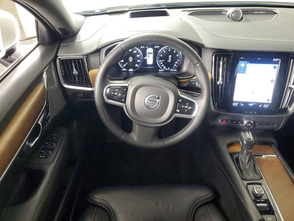 Used 2017 Volvo S90 T6 Inscription w/ Vision Package image 14