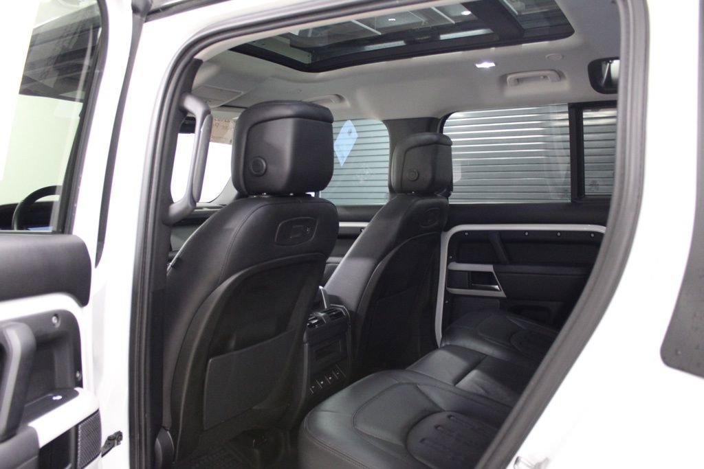 Used 2020 Land Rover Defender 110 HSE AWD/4WD image 38