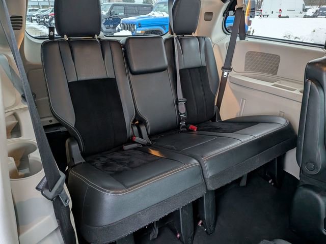 Used 2018 Dodge Grand Caravan SXT image 25