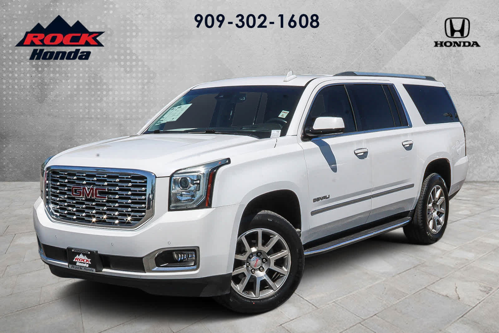 Used 2018 GMC Yukon XL Denali RWD image 1