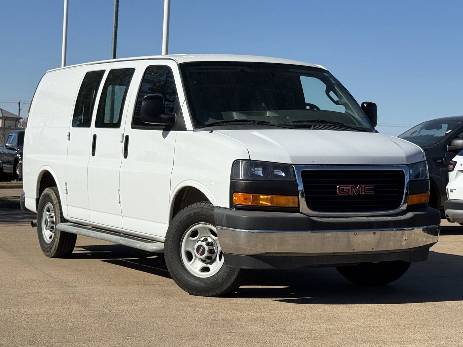 Used 2017 GMC Savana 2500 image 2