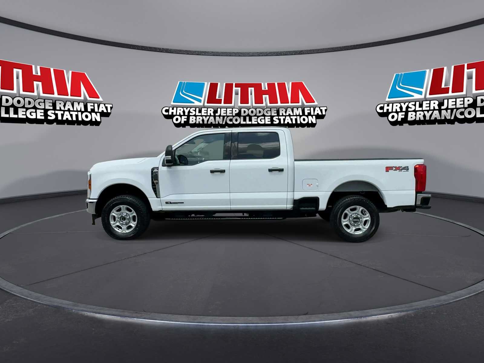 Used 2025 Ford F250 XLT w/ FX4 Off-Road Package AWD/4WD image 5