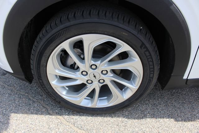 New 2027 Chevrolet Bolt LT image 5