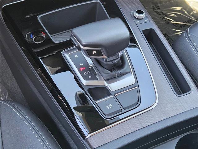 Used 2023 Audi Q5 2.0T Premium w/ Convenience Package image 11