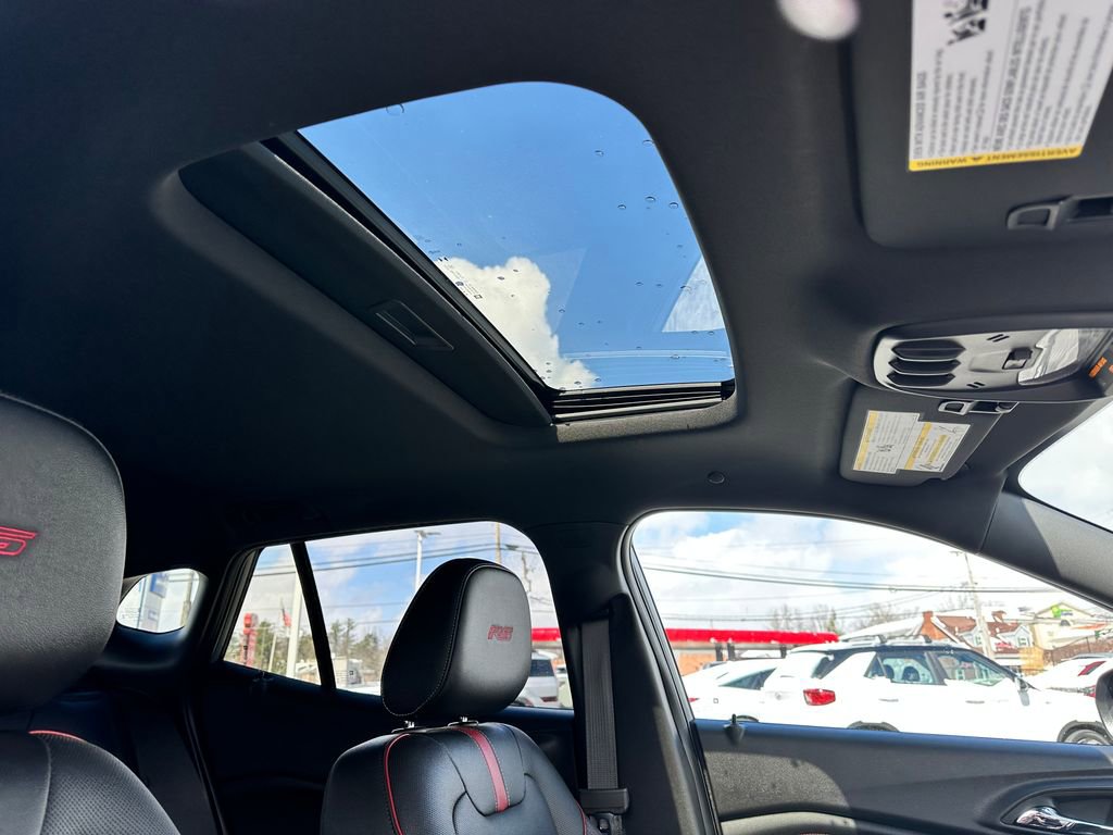 Used 2025 Chevrolet Trax RS w/ Sunroof Package image 20