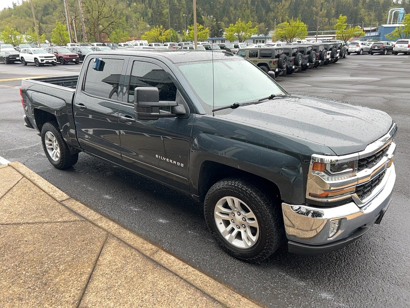 Used 2018 Chevrolet Silverado 1500 LT w/ Max Trailering Package AWD/4WD image 4