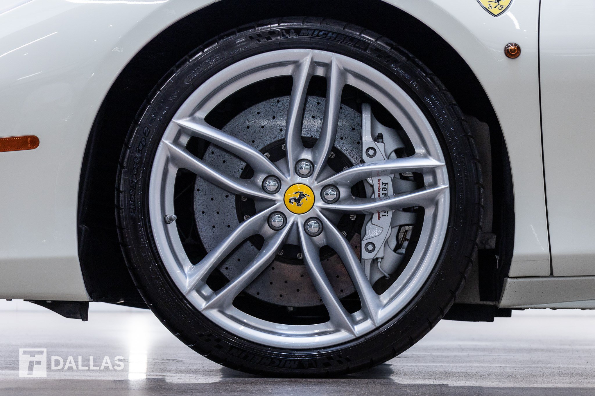 Used 2018 Ferrari 488 Spider RWD image 3