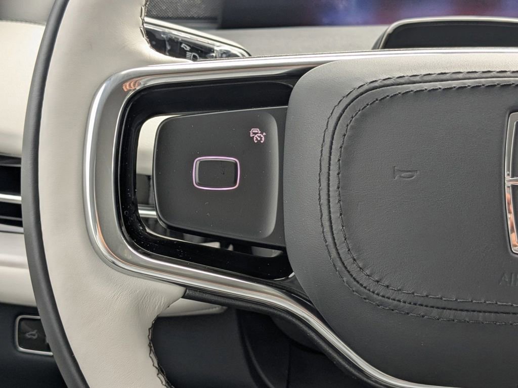 New 2025 Lincoln Navigator L Reserve image 29