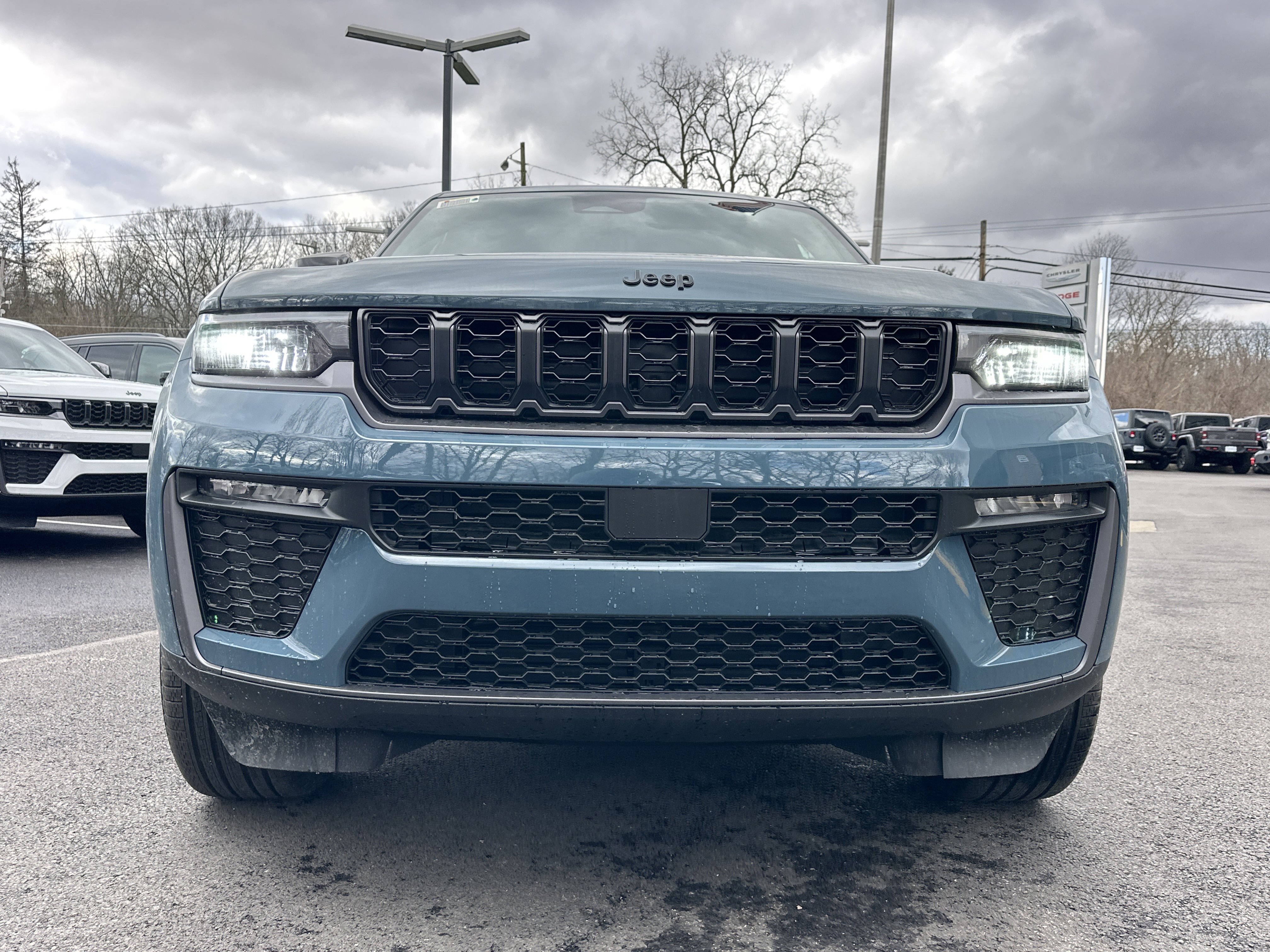 New 2026 Jeep Grand Cherokee L Limited w/ Limited Altitude Package AWD/4WD image 23
