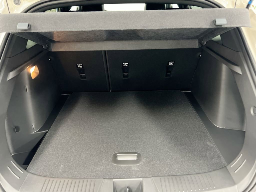 New 2026 Chevrolet Trax RS w/ Sunroof Package image 24