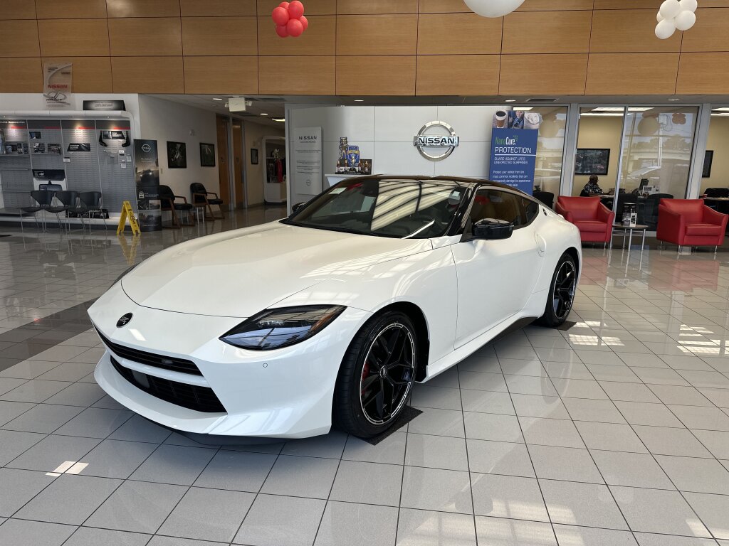 New 2027 Nissan Z Performance RWD image 2