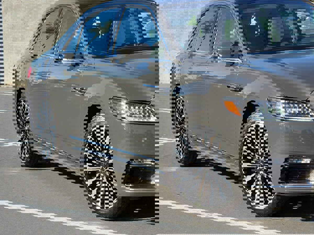 Used 2017 Lincoln Continental Black Label w/ Rear-seat Package image 3