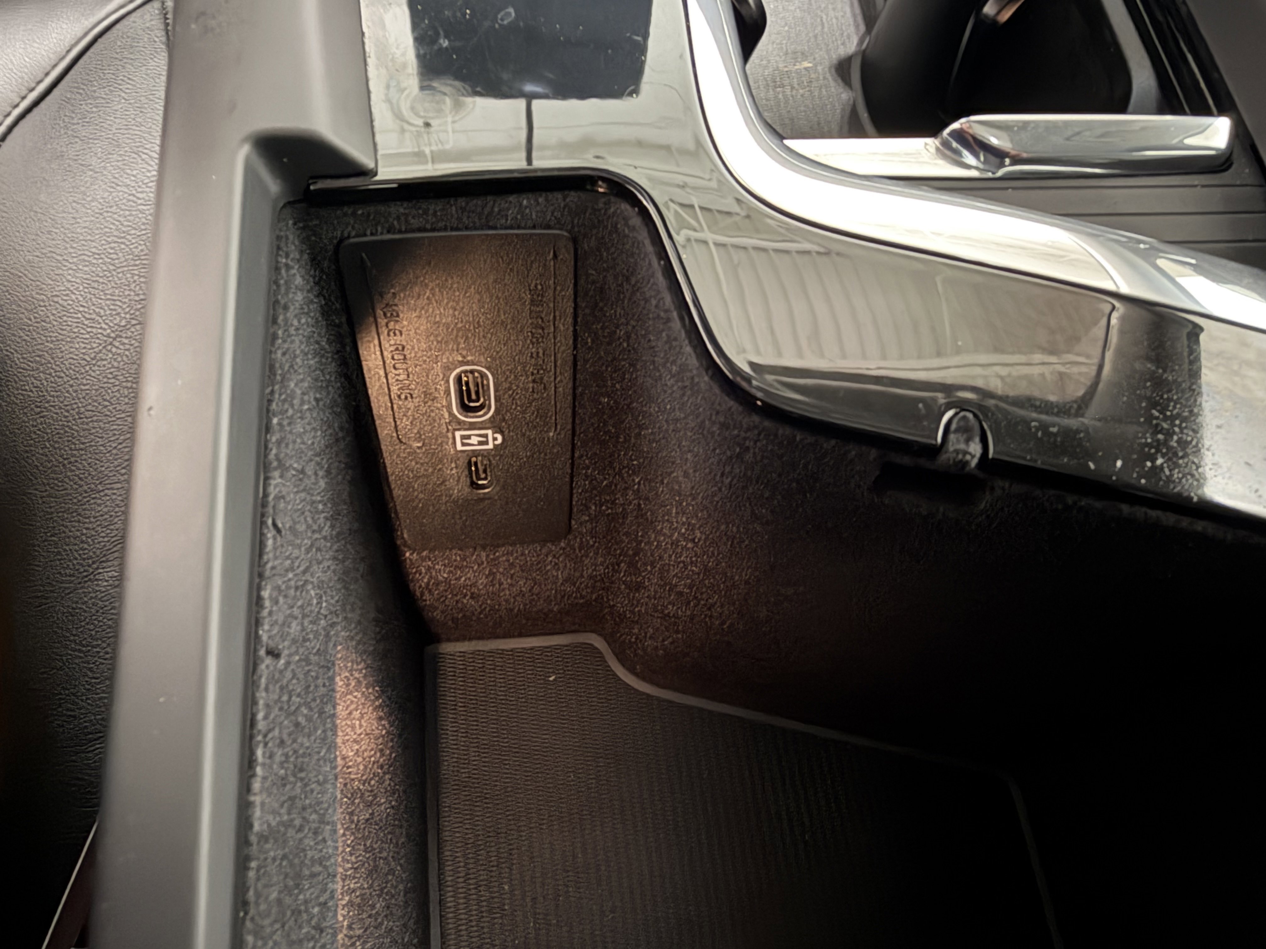 Used 2024 Volvo S60 B5 Core image 21