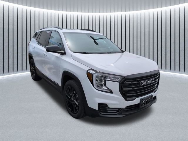 Certified 2023 GMC Terrain SLE w/ Driver Convenience Package AWD/4WD image 3