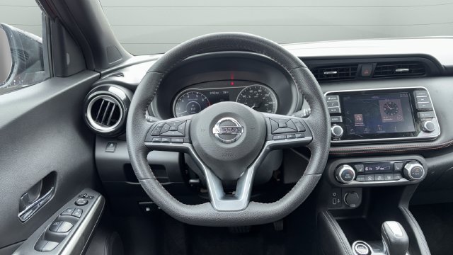 Used 2018 Nissan Kicks SR w/ Premium Package FWD image 13