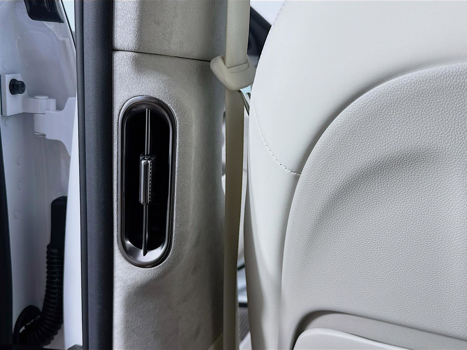 New 2024 Genesis GV60 Performance image 27