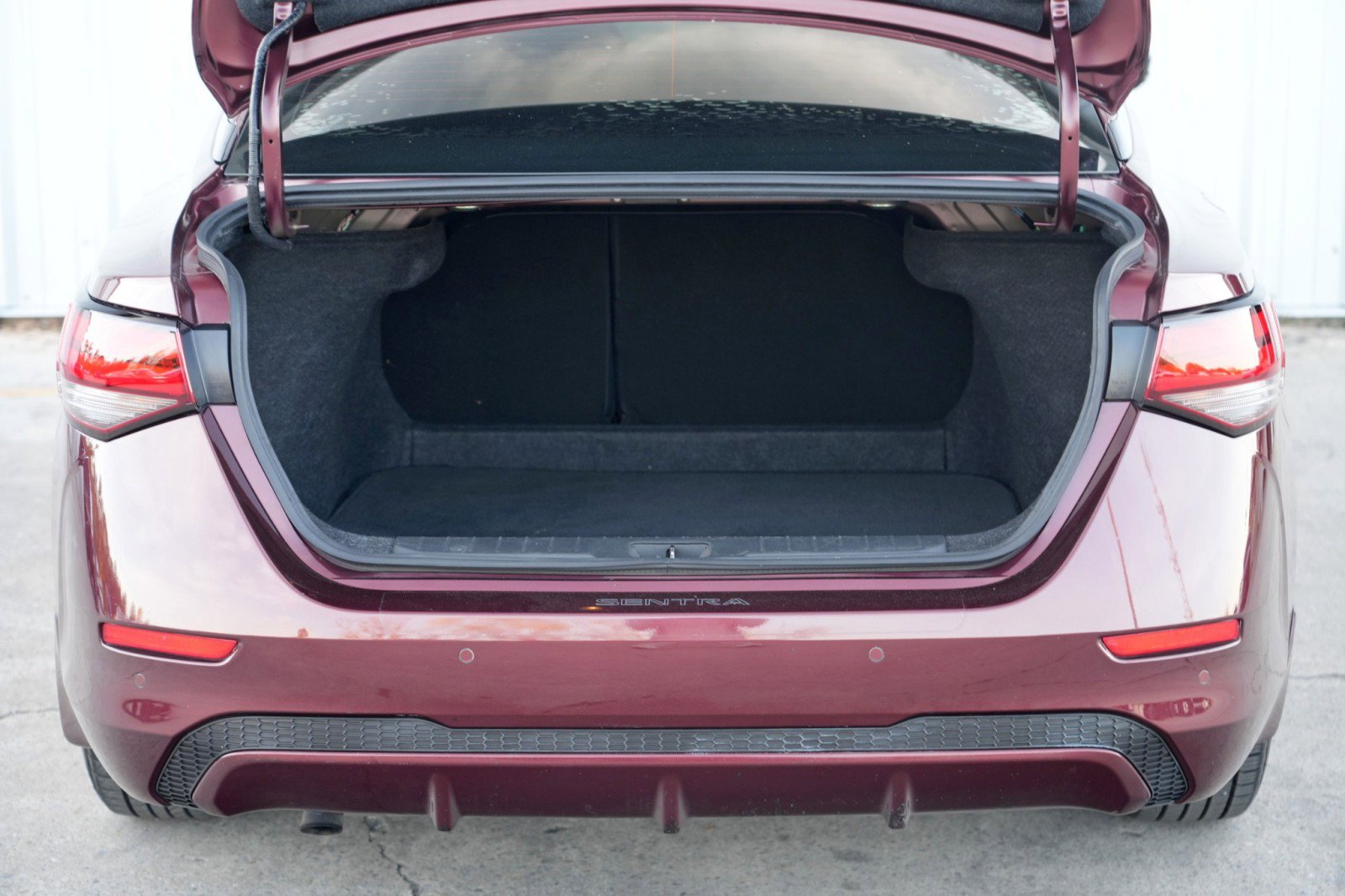 Used 2020 Nissan Sentra SV image 9