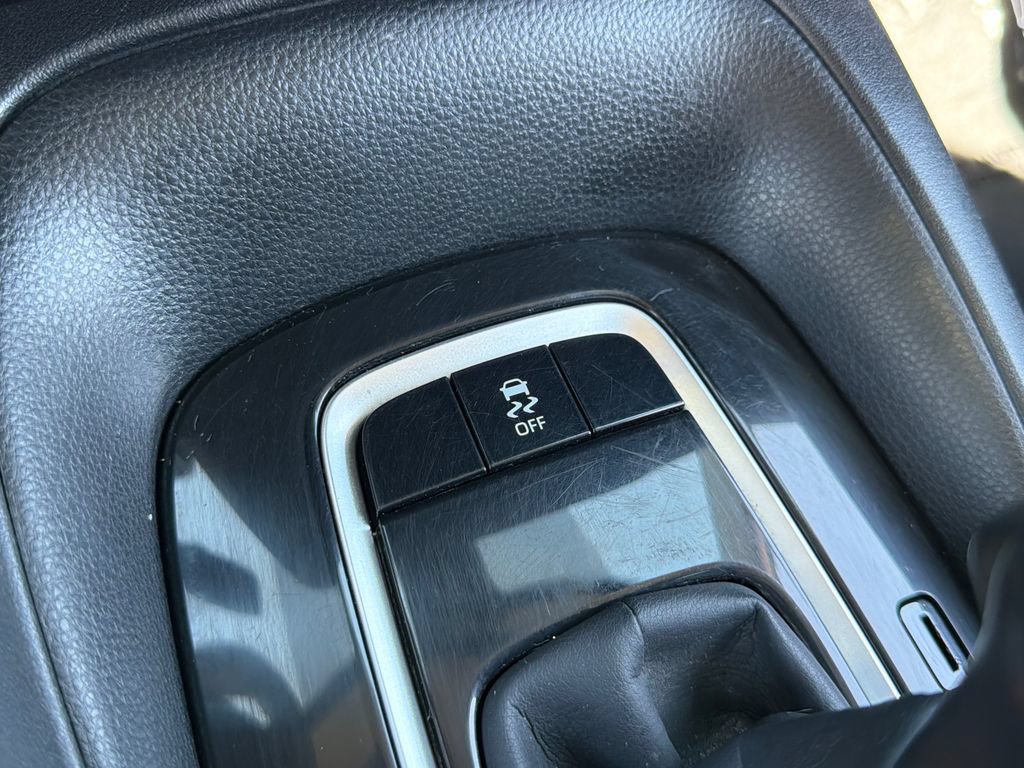 Used 2021 Toyota Corolla LE FWD image 29