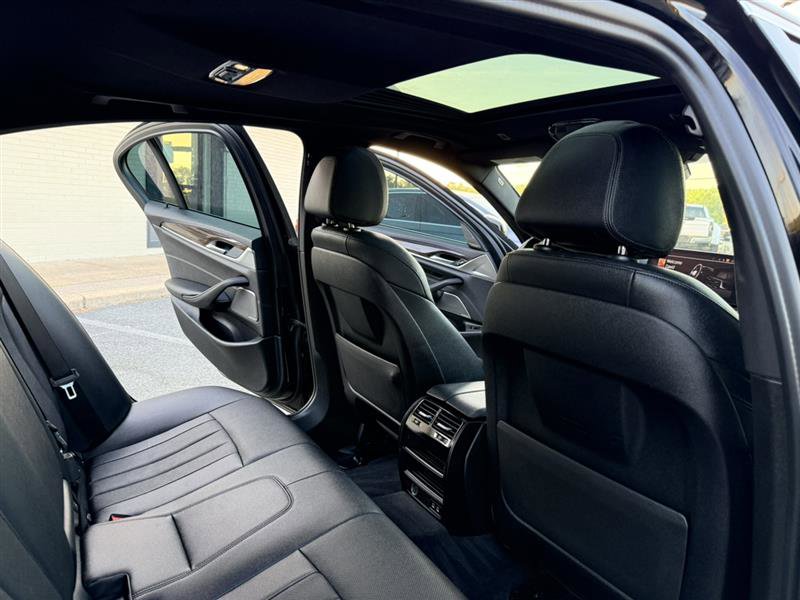 Used 2022 BMW 540i w/ Premium Package RWD image 18
