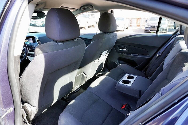 Used 2014 Chevrolet Cruze LT image 18