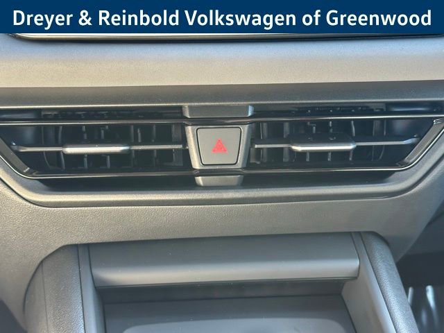 New 2025 Volkswagen Tiguan SE image 20