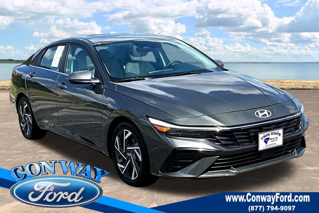 Used 2025 Hyundai Elantra Limited