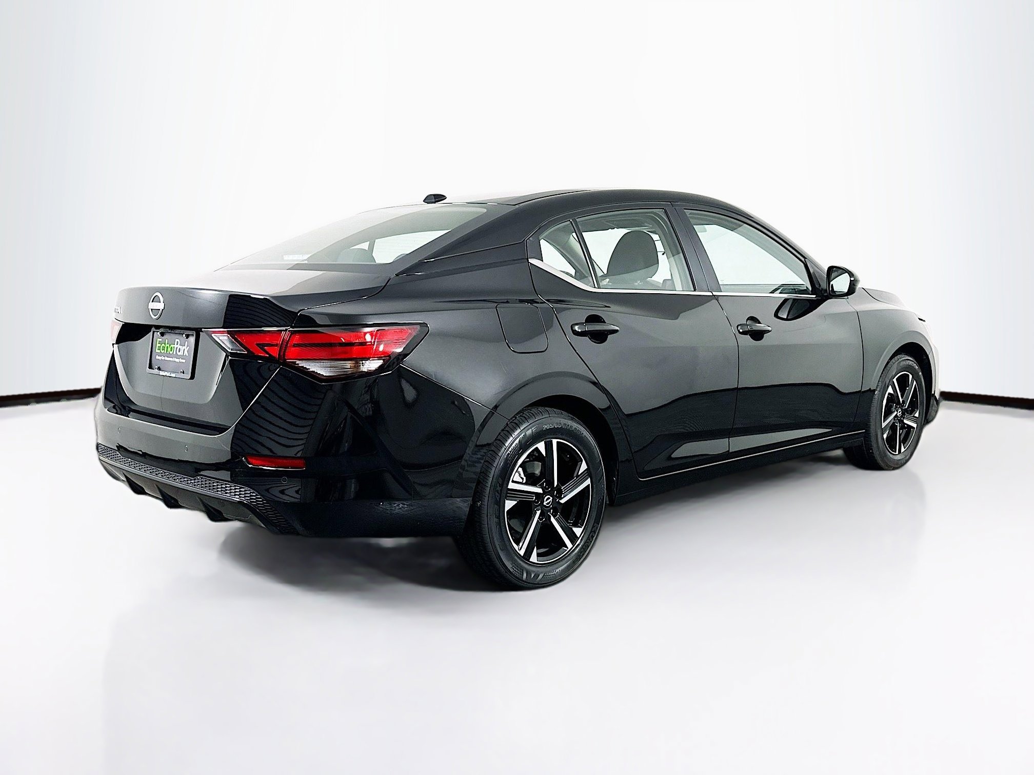 Used 2025 Nissan Sentra SV image 9