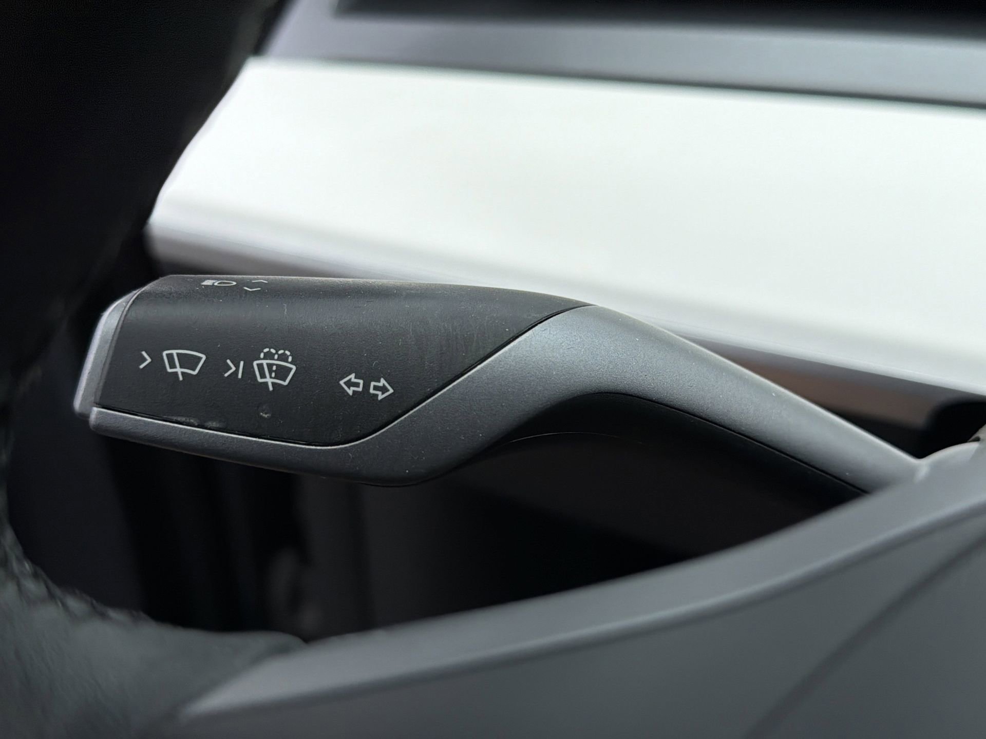 Used 2022 Tesla Model Y Long Range image 13