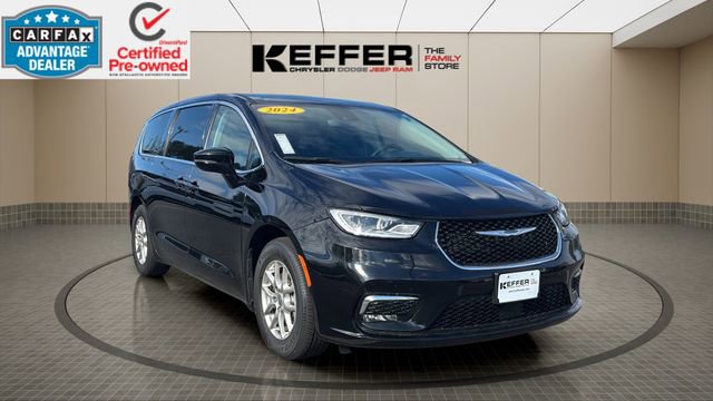 Certified 2024 Chrysler Pacifica Touring-L image 7