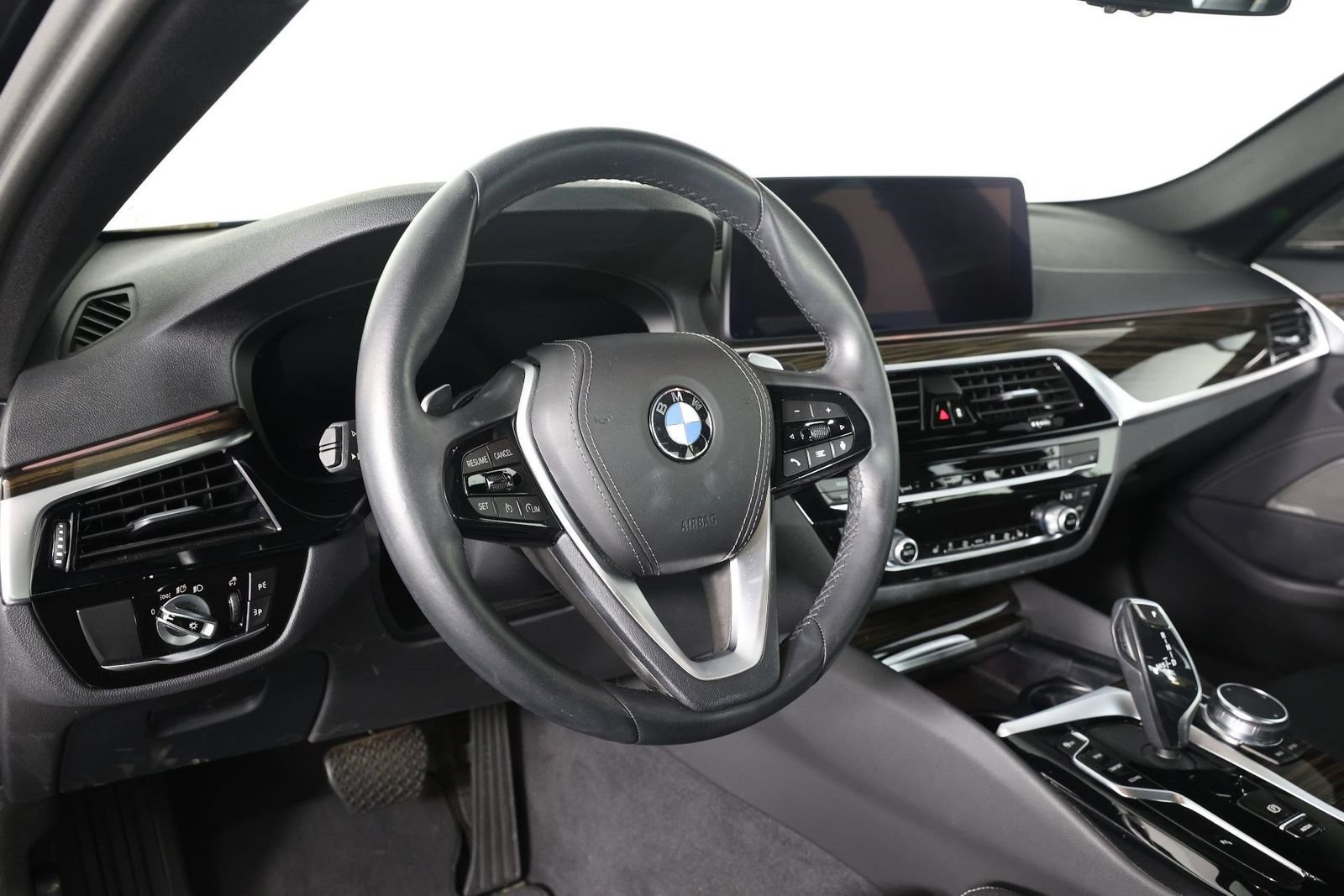 Used 2023 BMW 540i w/ Premium Package RWD image 14