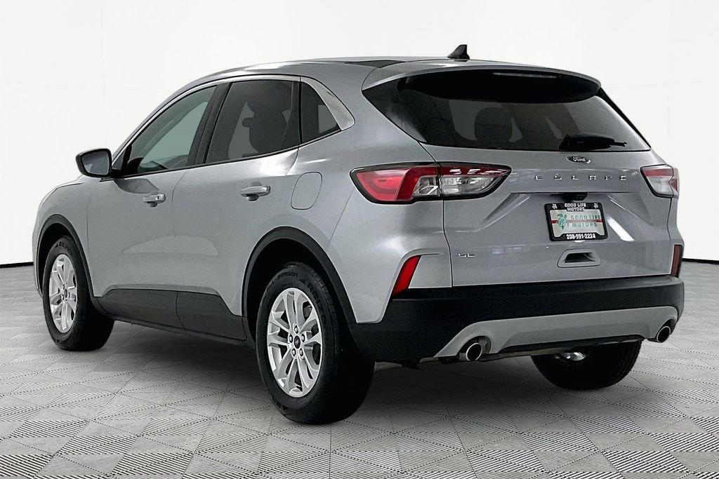 Used 2022 Ford Escape SE image 4