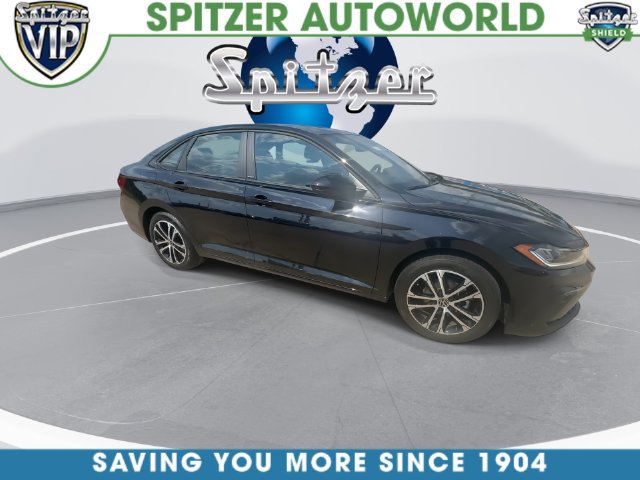 Used 2025 Volkswagen Jetta Sport FWD image 3