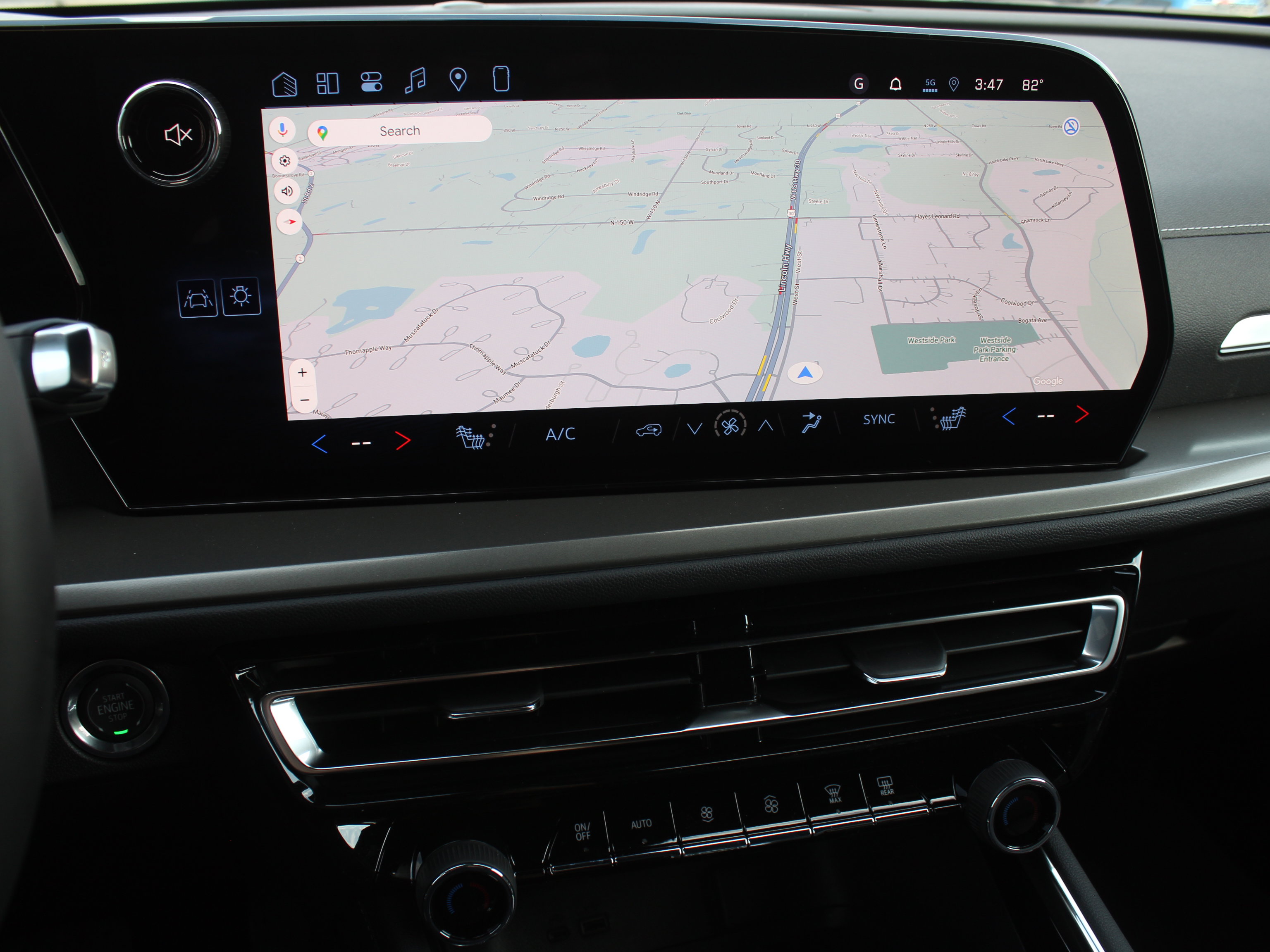 New 2026 Chevrolet Traverse LT image 12