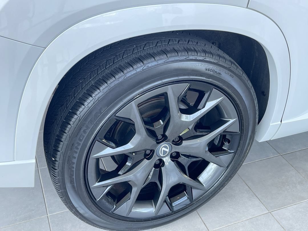 Used 2026 Lexus TX 500h AWD w/ Technology Package image 16