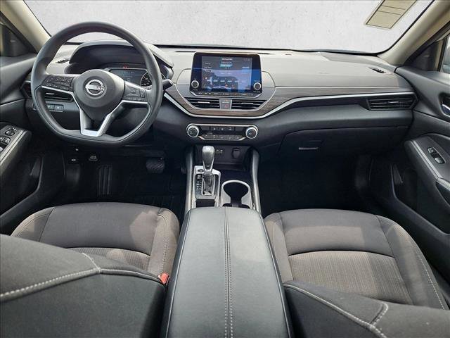 Used 2024 Nissan Altima 2.5 SV image 17