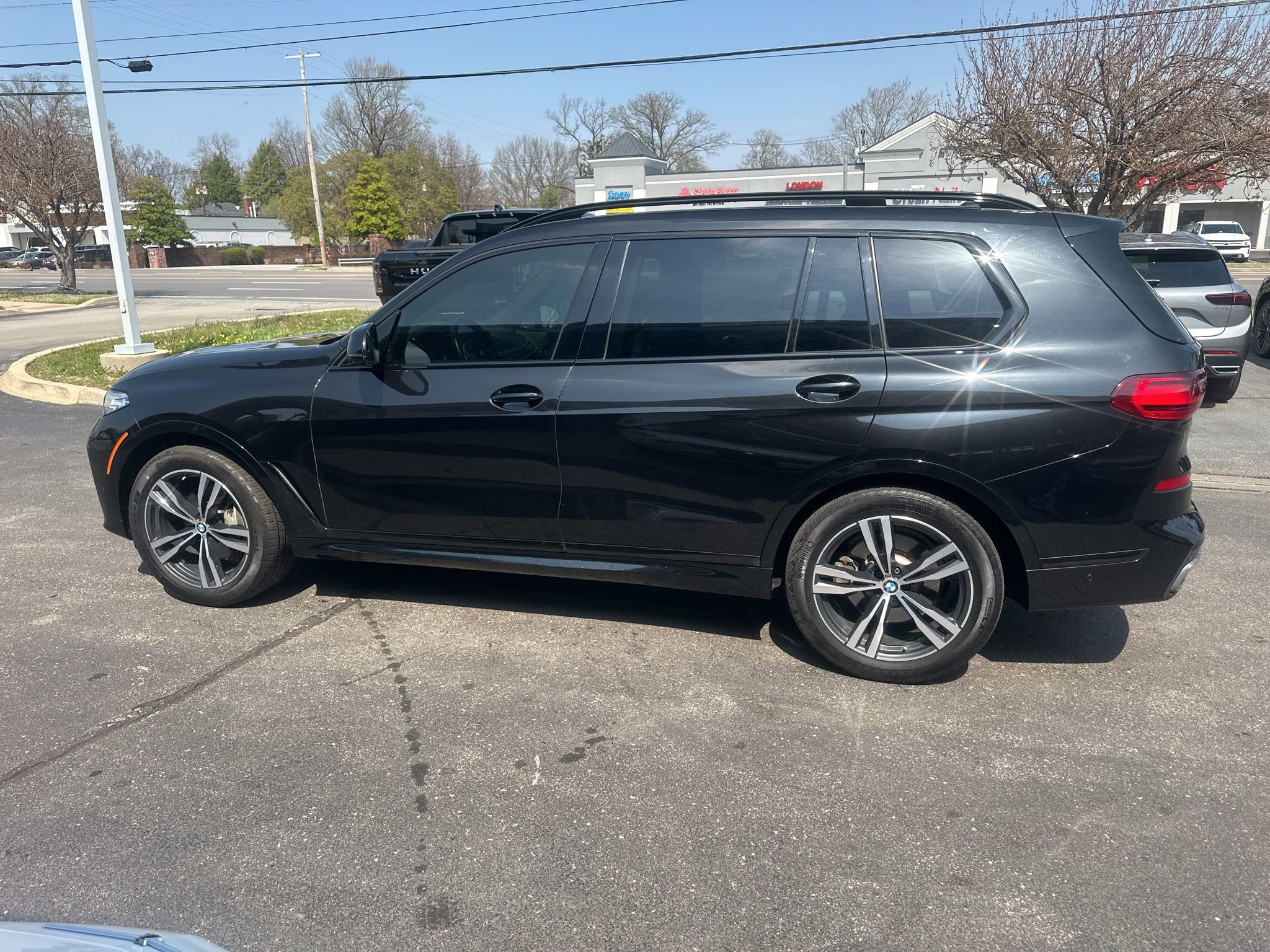 Used 2020 BMW X7 xDrive40i w/ M Sport Package image 5